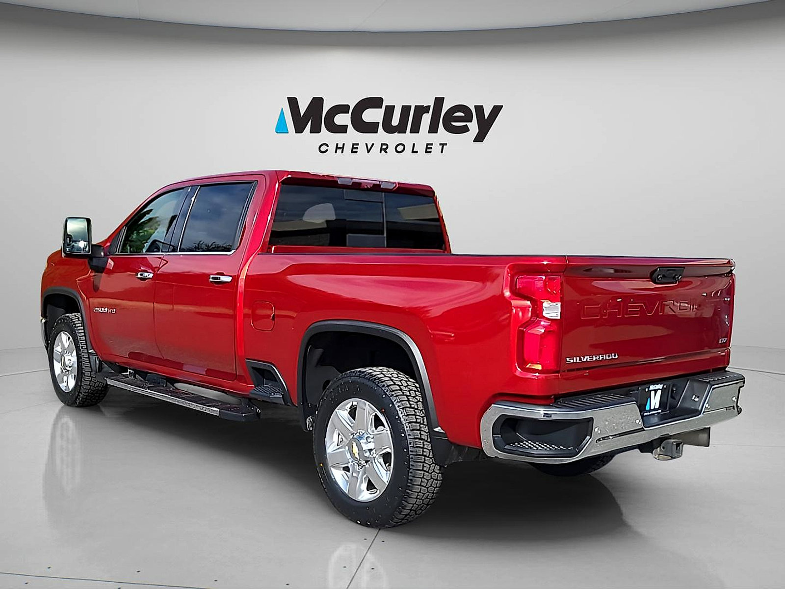 Used 2022 Chevrolet Silverado 2500 LTZ w/ LTZ Plus Package AWD/4WD image 5