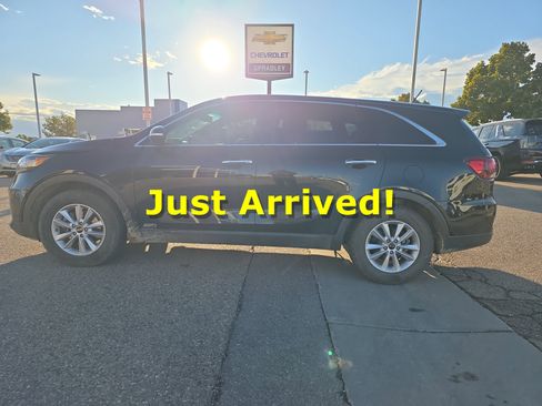 Used 2019 Kia Sorento LX image 1