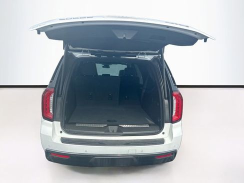Used 2023 GMC Yukon XL AT4 image 29