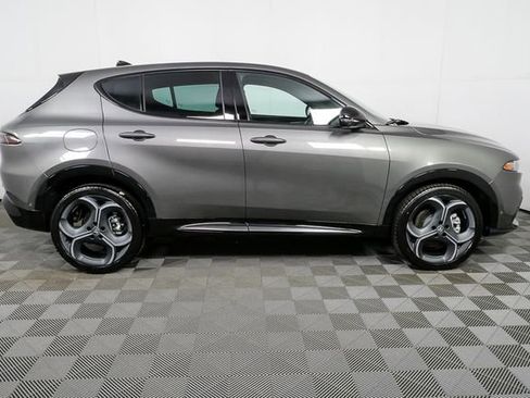 New 2026 Alfa Romeo Tonale w/ Black Premium Package AWD/4WD image 28