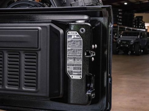 Used 2024 Jeep Wrangler Unlimited Rubicon w/ Technology Group image 82