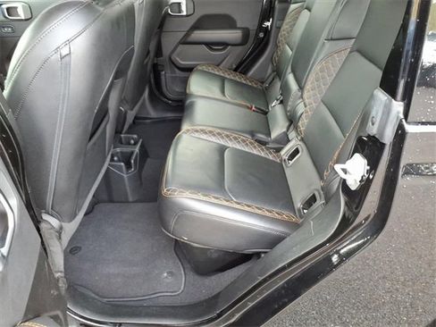 Used 2023 Jeep Gladiator Overland image 12