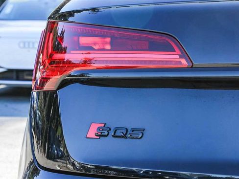 Used 2024 Audi SQ5 Prestige w/ Prestige Package image 11