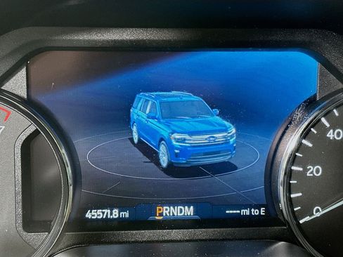 Used 2024 Ford Expedition Max XLT image 19