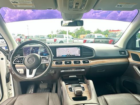 Used 2020 Mercedes-Benz GLE 350 4MATIC image 3