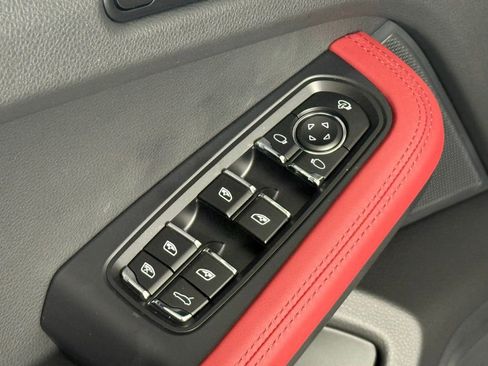 New 2026 Porsche Macan image 27