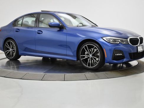 Used 2022 BMW 330i xDrive Sedan w/ M Sport Package AWD/4WD image 11