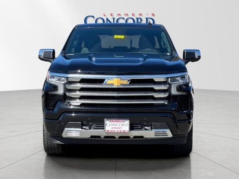 Used 2024 Chevrolet Silverado 1500 High Country w/ Technology Package image 9
