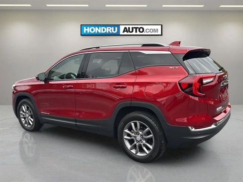 Used 2023 GMC Terrain SLT w/ Infotainment Package II image 3