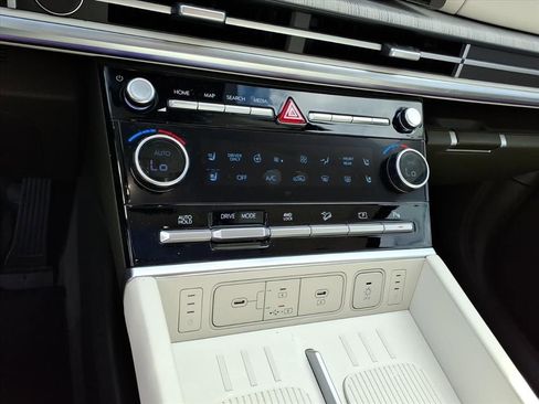 Used 2025 Hyundai Santa Fe Calligraphy image 16