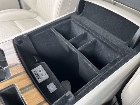 Used 2022 Cadillac Escalade ESV Premium Luxury Platinum w/ Heavy-Duty Trailer Package image 51