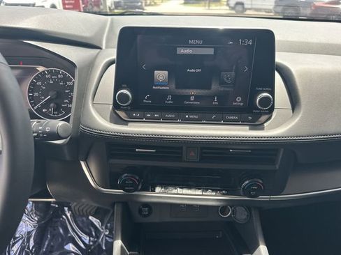 Used 2026 Nissan Rogue SV FWD image 19
