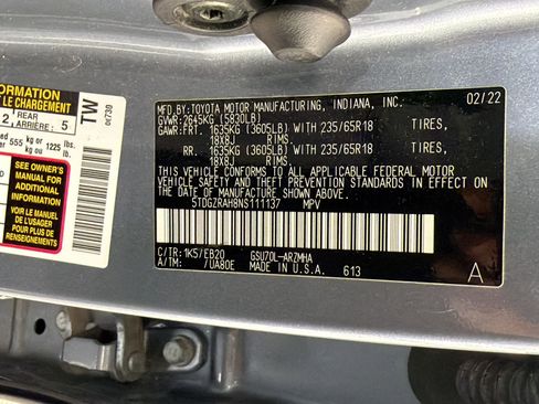 Used 2022 Toyota Highlander XLE FWD image 18