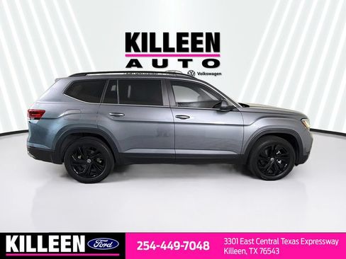 Used 2023 Volkswagen Atlas SE w/ Black Wheel Package FWD image 10