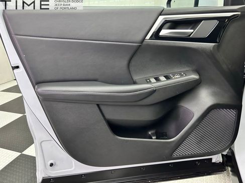 Used 2024 Mitsubishi Outlander Ralliart image 15