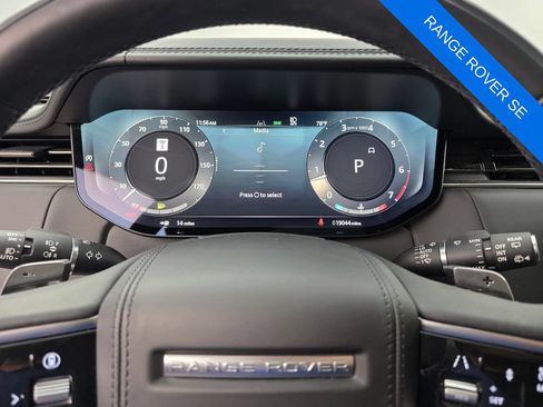 Used 2025 Land Rover Range Rover SE AWD/4WD image 19