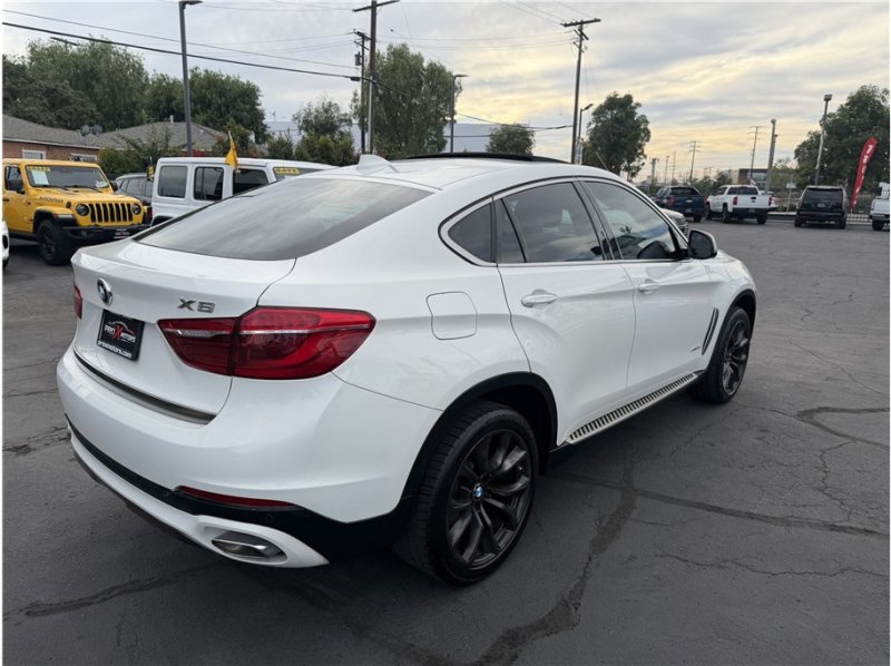 Used 2019 BMW X6 sDrive35i w/ Convenience Package RWD image 12