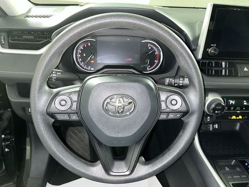 Used 2025 Toyota RAV4 XLE FWD image 16