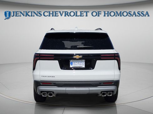 New 2027 Chevrolet Traverse LT w/ Driver Confidence Package FWD image 6