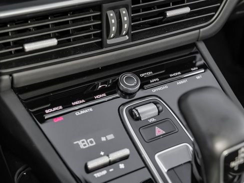 Used 2020 Porsche Cayenne Turbo image 28