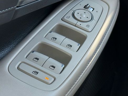 Used 2022 Hyundai Sonata Limited w/ Preferred Accessory Package FWD image 18