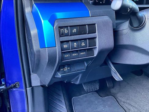 Used 2024 Toyota Tacoma TRD Off-Road image 30