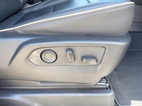 Used 2024 GMC Yukon SLT image 22