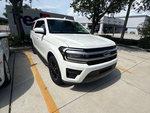 Used 2024 Ford Expedition Max XLT RWD image 2