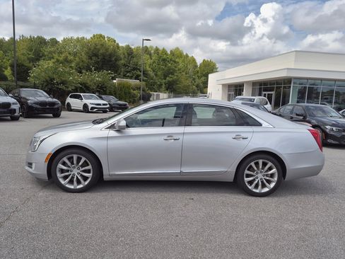 Used 2017 Cadillac XTS Luxury AWD/4WD image 6
