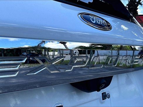 Used 2022 Ford Explorer XLT w/ Class IV Trailer Tow Package AWD/4WD image 24