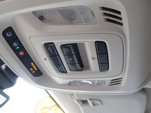 Used 2023 Buick Envision Avenir image 30