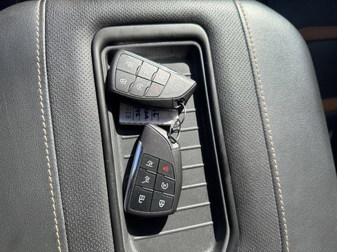 Used 2023 GMC Yukon AT4 w/ LPO, Floor Liner Package AWD/4WD image 29