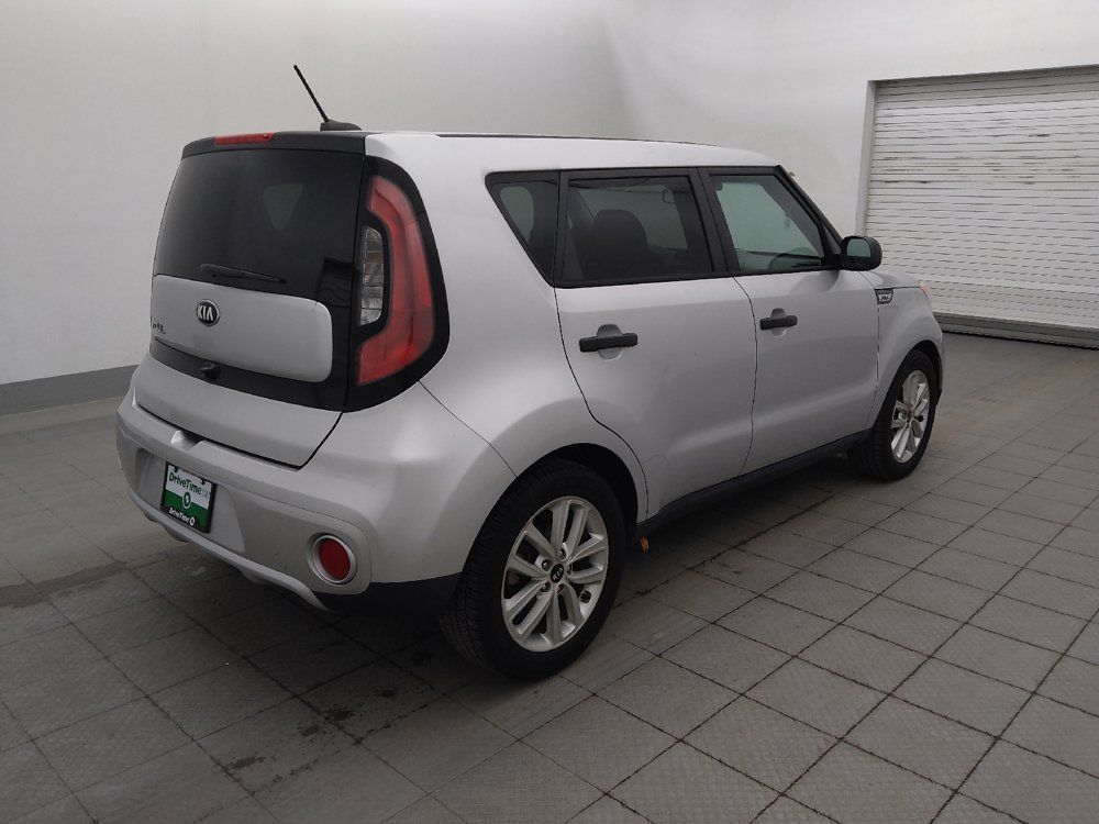 Used 2017 Kia Soul + FWD image 10