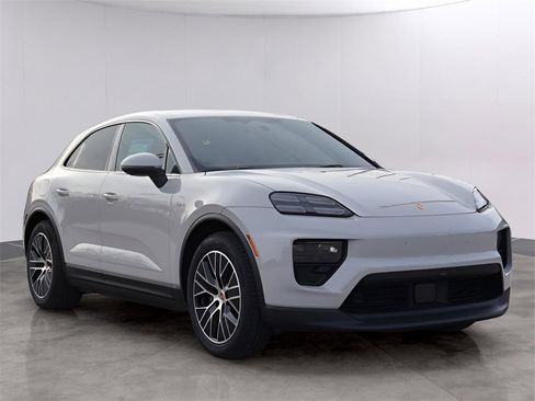 New 2026 Porsche Macan 4 Electric image 11