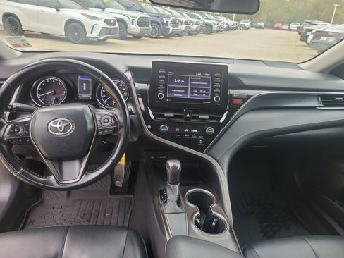 Certified 2021 Toyota Camry SE image 18