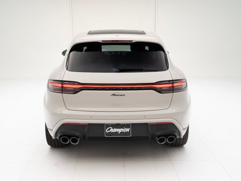 Certified 2026 Porsche Macan AWD/4WD image 10