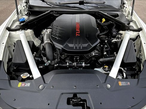 Used 2018 Kia Stinger GT1 image 9