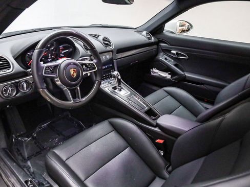 Used 2025 Porsche 718 Cayman image 4