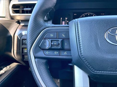 Used 2025 Toyota 4Runner SR5 image 23