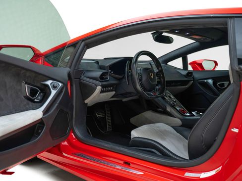 Used 2016 Lamborghini Huracan LP 580-2 RWD image 31