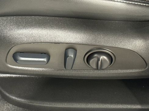 Used 2022 GMC Terrain SLT image 19