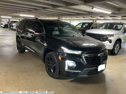 Used 2023 Chevrolet Traverse Premier w/ Redline Edition FWD image 6