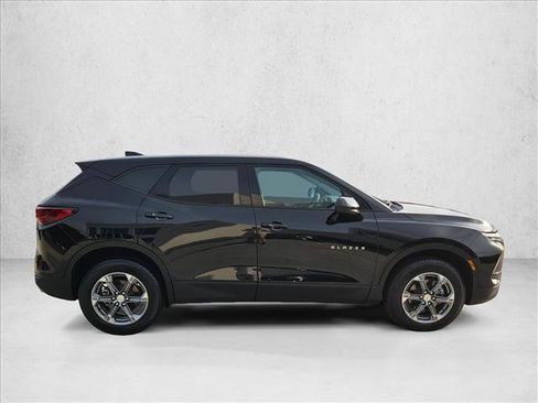 Used 2025 Chevrolet Blazer LT AWD/4WD image 4