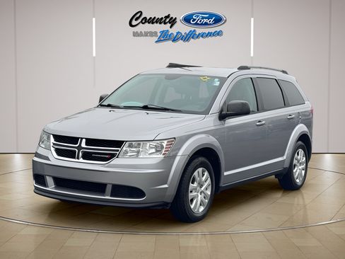 Used 2017 Dodge Journey SE FWD image 2