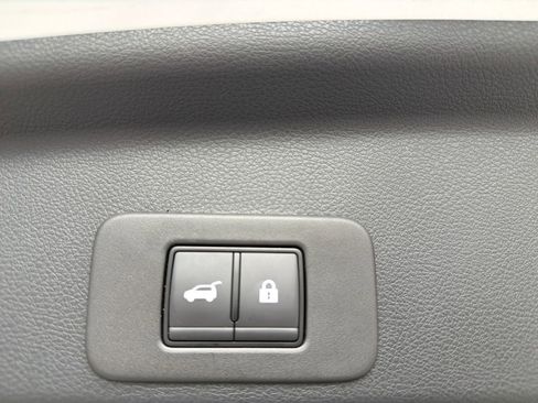 Certified 2025 Nissan Murano SL image 11