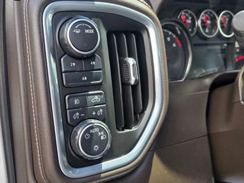 Used 2021 Chevrolet Silverado 3500 LT w/ Convenience Package AWD/4WD image 15