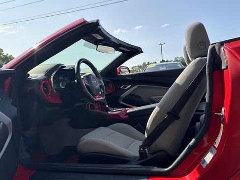 Used 2020 Chevrolet Camaro LT image 13