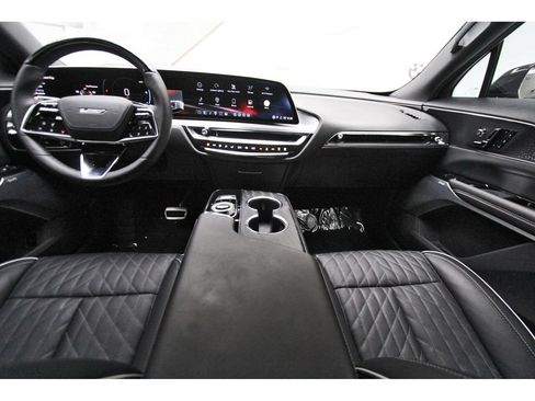 Used 2026 Cadillac Lyriq V w/ Exterior Carbon Fiber Package AWD/4WD image 7