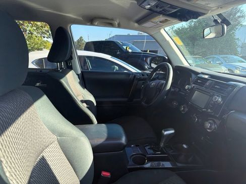 Used 2018 Toyota 4Runner TRD Off-Road AWD/4WD image 3
