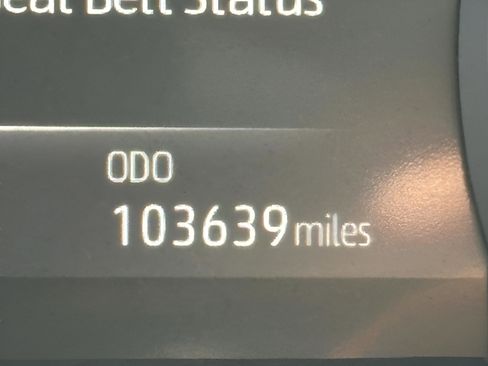 Used 2020 Toyota Highlander XLE image 23